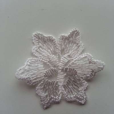 fleur en dentelle blanc 42 mm