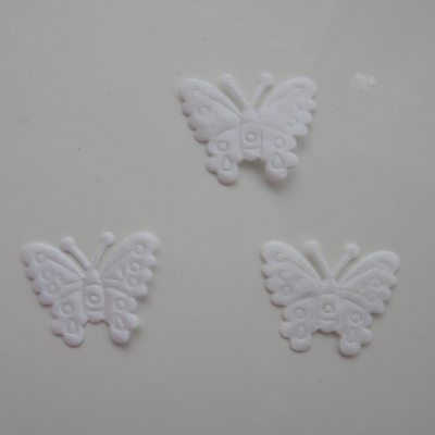 lot de 3 papillons  en satin    27*21mm blanc