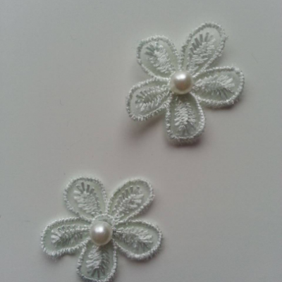 Lot de 2 fleurs en dentelle  30mm vert