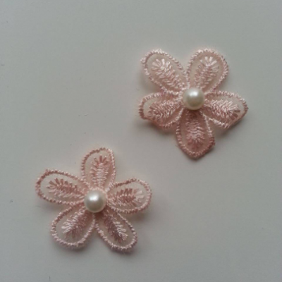 Lot de 2 fleurs en dentelle  30mm peche clair