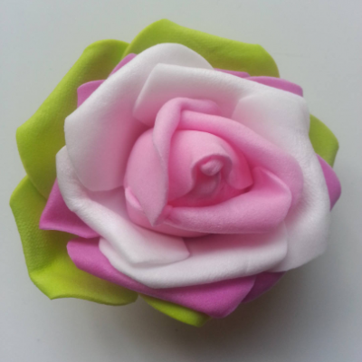 Tête de rose en mousse multicolore   70mm vert rose et blanc